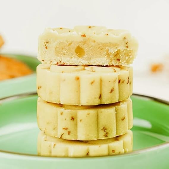 Soft Chewy Osmanthus Cake, Rich Autumn Chestnut Aroma, Delicate Sweetness, Smooth Fragrant Texture, Classic Chinese Pastry, Festive Gifting or Everyday Tea Companion, 190g