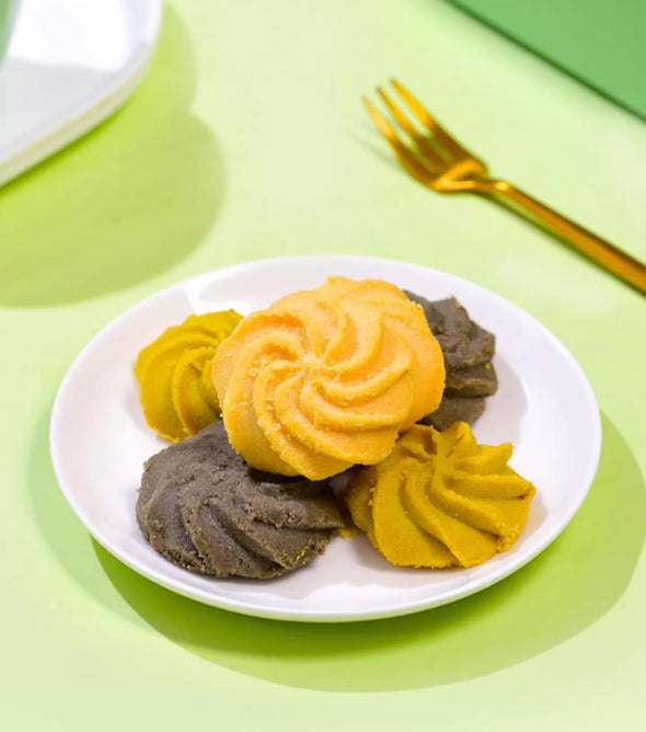 Cookie Butter Biscuits: Matcha Pistachio/Black Sesame/Macadamia Nut Flavors. Crispy & Tasty Shortbread, Ideal Leisure Snacks, 240g per Box.