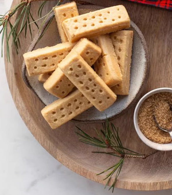 British Imported Butter Biscuits, Baked in Traditional British Style. Shortbread with Fine Texture, Smooth, Sweet & Mellow. Perfect Leisure Snacks, 300g for 2 Boxes.