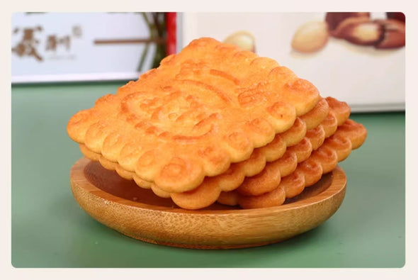 Butter Biscuits, Crispy Shortbread. Crispy, Fragrant & Tasty, Non-greasy, Sweet, Mellow, Fine & Smooth. Perfect for Office & Leisure Snacks, 155g per Box.