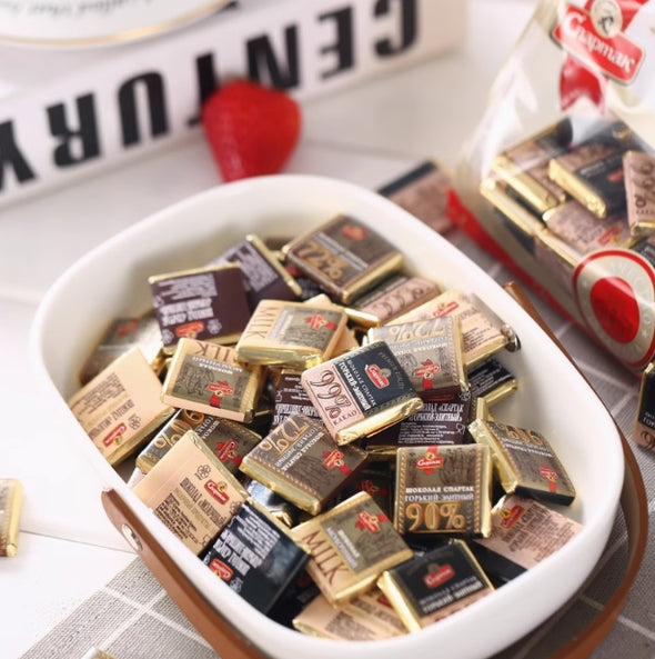 Dark chocolate, Mini pieces, Mellow taste, Sweet taste, Pure cocoa butter, Individual small pack, Large capacity family pack, Suitable for office eating, Casual snacks, 250g/8.82oz bag