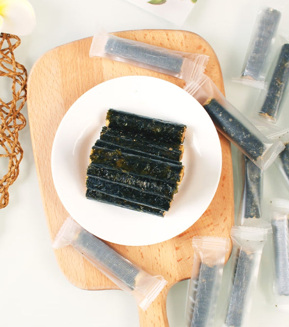Seaweed rolls with layers of texture, crispy outer layer and fresh inner layer, individually wrapped for easy transportation 90g/1 can.