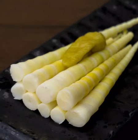 Pickled Bamboo Shoots with Chili, Crispy and Spicy. An Authentic Chinese Casual Snack, Ideal for Sharing with Family & Friends. Vegetarian-Friendly, 5.29oz (Pack of 4). 馋嘴妹泡椒笋尖