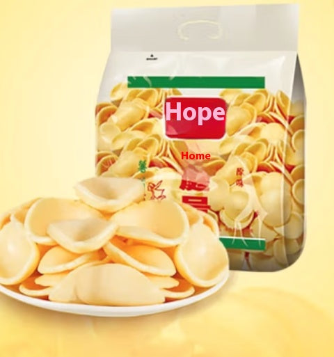 Crispy & Fresh Tomato Flavored Potato Chips, 300g/3packs! Selected Premium Ingredients for Unmatched Taste. Ideal for Leisure Time, Be It Movie Nights or Hangouts. A Tasty, Crunchy Snack That's Your Perfect Companion to Relax and Enjoy Moments.