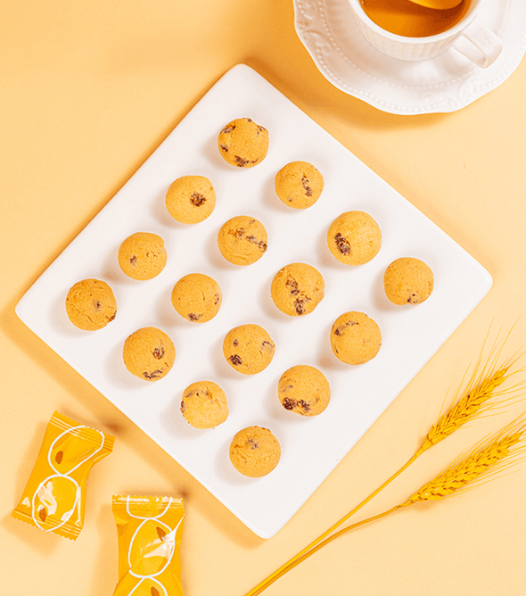 Milky Raisin Crisp Pastry, Sweet and Sour Flavor, Crispy and Flaky Texture, Rich Creamy Taste, Melts in the Mouth, Authentic Chinese Specialty Snack, Individually Wrapped, 80g*2bag